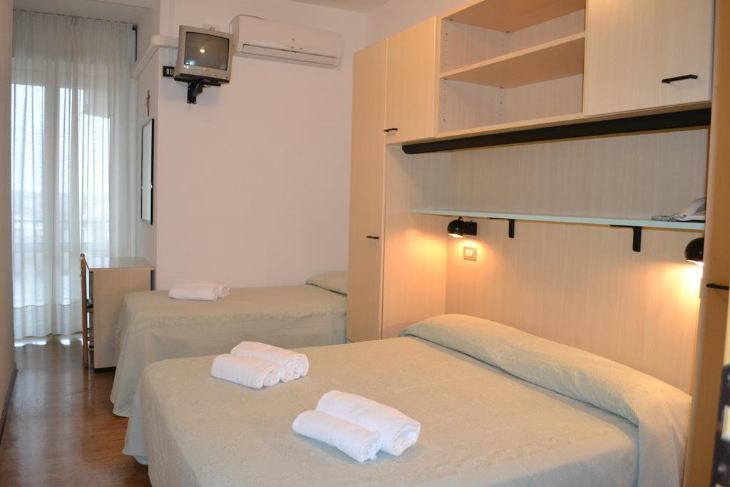 Hotel Rubino Lido di Jesolo Exterior foto
